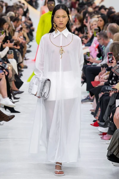 Look 12